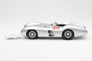 Mercedes W196 Streamliner #20 K. Kling French GP 1954 CMC 1:18 M-128B Kov – obrázek 3 z 6