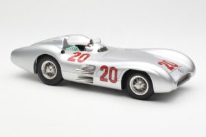 Mercedes W196 Streamliner #20 K. Kling French GP 1954 CMC 1:18 M-128B Kov – obrázek 4 z 6