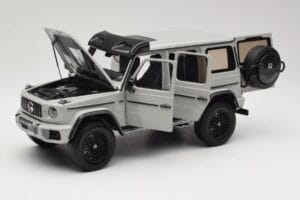 Mercedes G 63 AMG 4x4 Squared Arabian Grey Almost Real 1:18 820829 Kov – obrázek 2 z 8