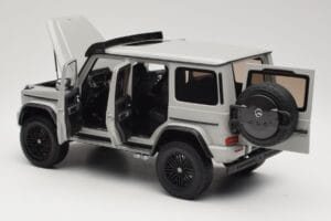 Mercedes G 63 AMG 4x4 Squared Arabian Grey Almost Real 1:18 820829 Kov – obrázek 5 z 8