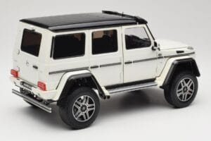 Mercedes G 63 AMG 4x4 Squared Polar White Almost Real 1:18 820203 Kov – obrázek 3 z 8