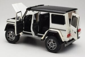 Mercedes G 63 AMG 4x4 Squared Polar White Almost Real 1:18 820203 Kov – obrázek 5 z 8