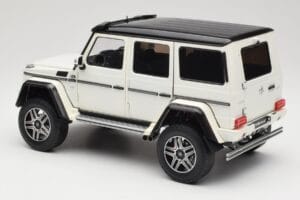 Mercedes G 63 AMG 4x4 Squared Polar White Almost Real 1:18 820203 Kov – obrázek 7 z 8