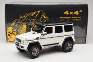 Mercedes G 63 AMG 4x4 Squared Polar White Almost Real 1:18 820203 Kov – obrázek 8 z 8