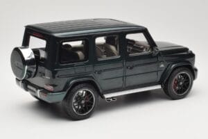 Mercedes G 63 AMG W463 Green Metallic Minichamps 1:18 110037066 Kov – obrázek 3 z 8