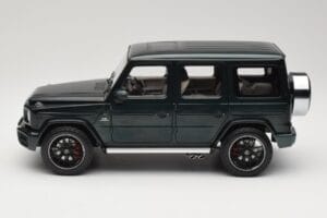 Mercedes G 63 AMG W463 Green Metallic Minichamps 1:18 110037066 Kov – obrázek 4 z 8