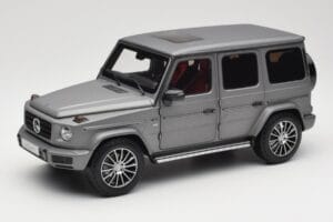Mercedes G-Class G500 W463A Designo Platinum Magno Minichamps 1:18 B66960811 Kov