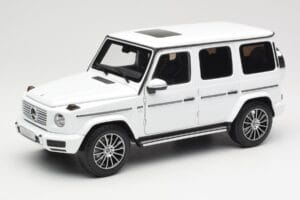 Mercedes G-Class G 500 W463A Diamond White Metallic Minichamps 1:18 113037111 Kov