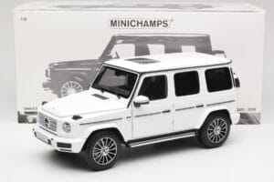Mercedes G-Class G 500 W463A Diamond White Metallic Minichamps 1:18 113037111 Kov – obrázek 8 z 8