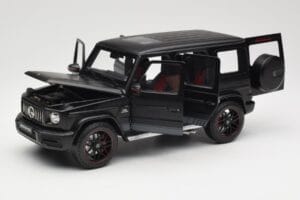 Mercedes G-Class G63 AMG W463A Matt Black Minichamps 1:18 110037064 Kov – obrázek 2 z 8