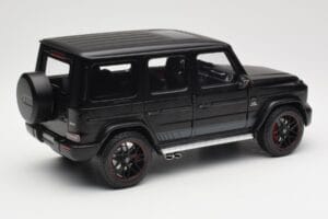 Mercedes G-Class G63 AMG W463A Matt Black Minichamps 1:18 110037064 Kov – obrázek 3 z 8