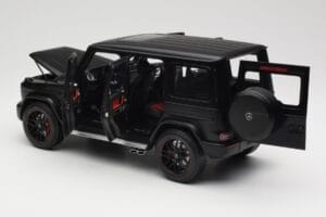 Mercedes G-Class G63 AMG W463A Matt Black Minichamps 1:18 110037064 Kov – obrázek 5 z 8