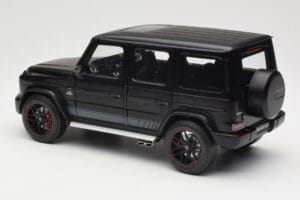 Mercedes G-Class G63 AMG W463A Matt Black Minichamps 1:18 110037064 Kov – obrázek 7 z 8