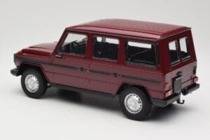 Mercedes G-Class W460 LWB Tmavě Červený Minichamps 1:18 155038102 Kov – obrázek 5 z 6