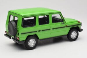 Mercedes G-Class W460 LWB Zelený Minichamps 1:18 155038101 Kov – obrázek 2 z 6