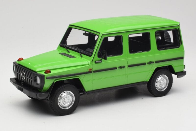 Mercedes G-Class W460 LWB Zelený Minichamps 1:18 155038101 Kov