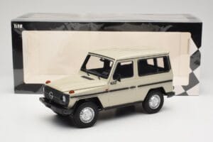Mercedes G-Class W460 SWB Grey Metallic Minichamps 1:18 155038004 Kov – obrázek 6 z 6