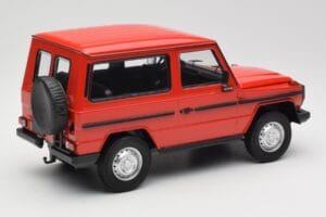 Mercedes G-Class W460 SWB Červený Minichamps 1:18 155038002 Kov – obrázek 2 z 6