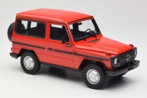 Mercedes G-Class W460 SWB Červený Minichamps 1:18 155038002 Kov – obrázek 4 z 6