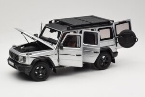 Mercedes G-Class W463 Iridium Silver Norev 1:18 183030 Kov – obrázek 2 z 8