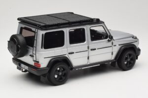 Mercedes G-Class W463 Iridium Silver Norev 1:18 183030 Kov – obrázek 3 z 8