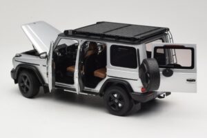Mercedes G-Class W463 Iridium Silver Norev 1:18 183030 Kov – obrázek 5 z 8