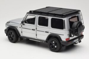 Mercedes G-Class W463 Iridium Silver Norev 1:18 183030 Kov – obrázek 7 z 8