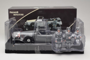 Mercedes G4 6-Wheels Černý With Figures Signature Models 1:18 38202 Kov – obrázek 3 z 3