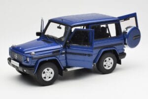 Mercedes G500 W463 SWB Modrý AUTOart 1:18 76114 Kov – obrázek 2 z 8