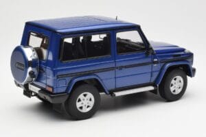Mercedes G500 W463 SWB Modrý AUTOart 1:18 76114 Kov – obrázek 3 z 8