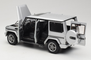 Mercedes G55 AMG W463 Stříbrný AUTOart 1:18 76247 Kov – obrázek 5 z 8