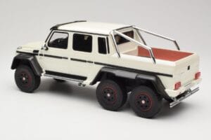 Mercedes AMG G63 6x6 W463 Bílý GT Spirit 1:18 GT100 Pryskyřice – obrázek 5 z 6