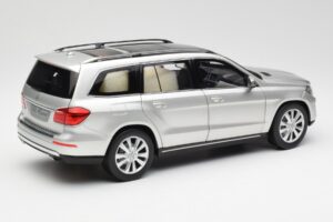 Mercedes GL-Class X166 Iridium Stříbrný Metallic Norev 1:18 B66960097 Kov – obrázek 3 z 8
