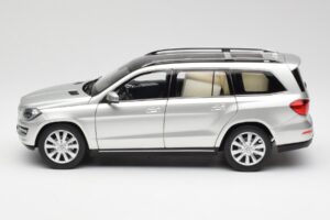 Mercedes GL-Class X166 Iridium Stříbrný Metallic Norev 1:18 B66960097 Kov – obrázek 4 z 8