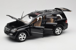 Mercedes GL X164 Obsidian Black Minichamps 1:18 B66962334 Kov – obrázek 2 z 8