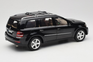 Mercedes GL X164 Obsidian Black Minichamps 1:18 B66962334 Kov – obrázek 3 z 8
