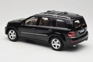 Mercedes GL X164 Obsidian Black Minichamps 1:18 B66962334 Kov – obrázek 7 z 8