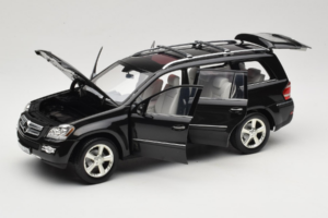Mercedes GL X164 Period Brown Minichamps 1:18 B66962336 Kov – obrázek 2 z 8