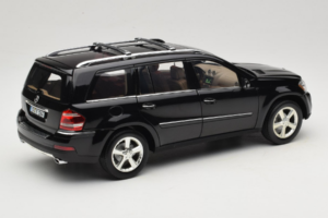 Mercedes GL X164 Tanzanite Blue Minichamps 1:18 B66962335 Kov – obrázek 3 z 8