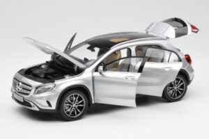 Mercedes GLA X156 Polar Stříbrný Metalíza Norev 1:18 B66960267 Kov – obrázek 2 z 8