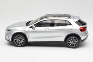 Mercedes GLA X156 Polar Stříbrný Metalíza Norev 1:18 B66960267 Kov – obrázek 4 z 8