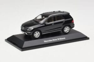 Mercedes M-Class W166 Obsidian Black Metallic Minichamps 1:43 B66960060 Kov – obrázek 2 z 4