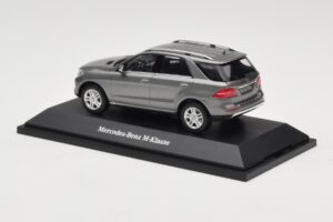 Mercedes M-Class W166 Palladium Silver Metallic Minichamps 1:43 B66960061 Kov – obrázek 3 z 4