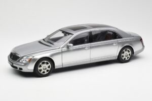 Maybach 62 LWB Himalaya Stříbrný Dealer Edition AUTOart 1:18 B66962178 Kov