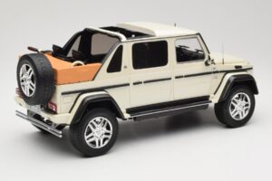 Mercedes Maybach G650 Landaulet W463 Bílý Schuco 1:18 450017800 Kov – obrázek 2 z 6
