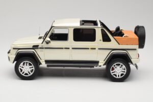 Mercedes Maybach G650 Landaulet W463 Bílý Schuco 1:18 450017800 Kov – obrázek 3 z 6