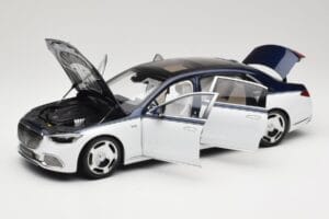 Mercedes Maybach S-Class Z223 Nautical Blue Diamond White Almost Real 1:18 820126 Kov – obrázek 2 z 8