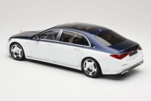 Mercedes Maybach S-Class Z223 Nautical Blue Diamond White Almost Real 1:18 820126 Kov – obrázek 7 z 8