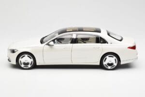 Mercedes Maybach S680 4Matic X223 Diamond Bílý Norev 1:18 183918 Kov – obrázek 4 z 8
