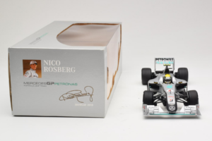 Mercedes MGP W01 #4 N. Rosberg Mercedes GP Showcar 2010 Minichamps 1:18 150100074 Kov – obrázek 6 z 7